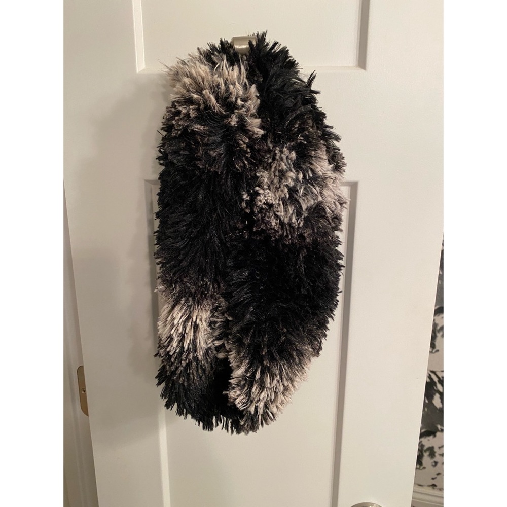 Scarves - Picture 2 of 4